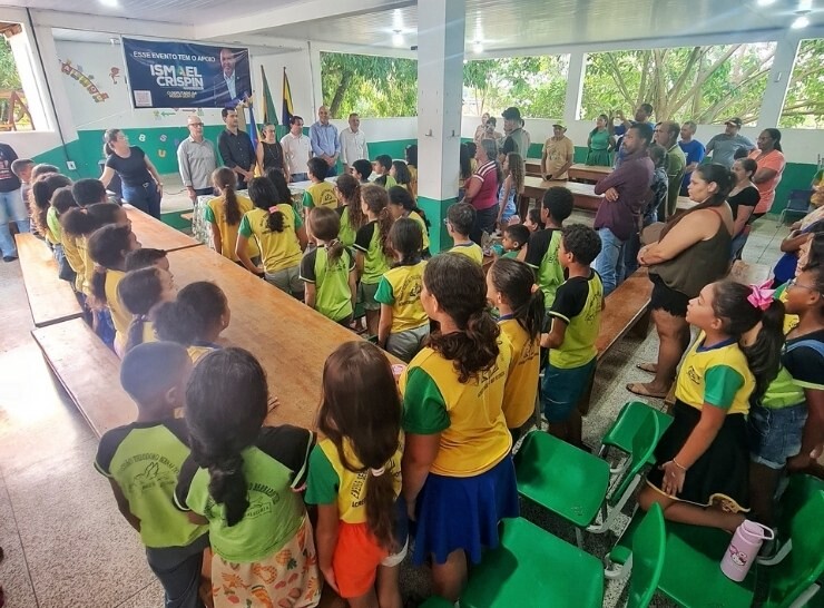 Em Buritis, Ismael Crispin assina ordem de serviço para ampliação de escola e destaca ações de infraestrutura