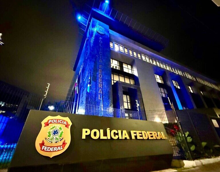 O mundo presta homenagem aos policiais mortos em serviço