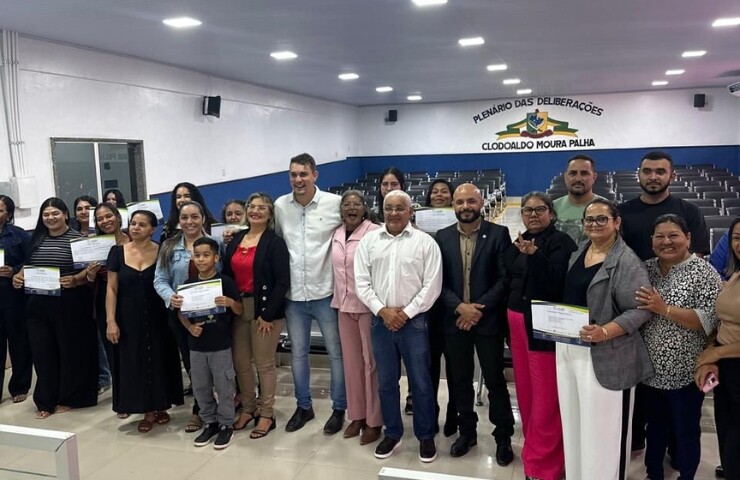 Curso de Libras promovido pelo dep Jean Oliveira e o vereador Alexandre Melo fortalece inclusão e capacita moradores de Guajará-Mirim